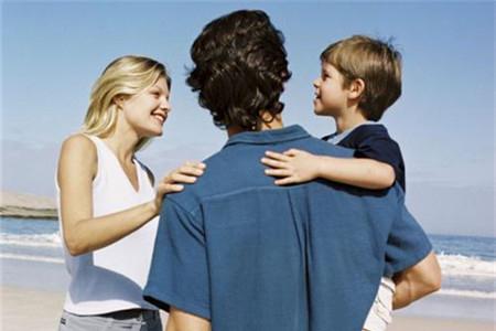 曝郭晶晶二胎怀女 预产期在本月