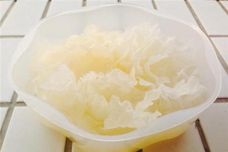 湿气重可以吃银耳么