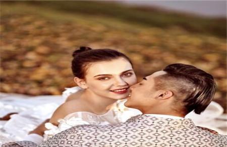 他让她红了，她把他绿了，他们的婚姻黄了
