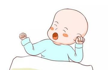 新生宝宝总爱握紧小拳头，原因爸妈一定要知道