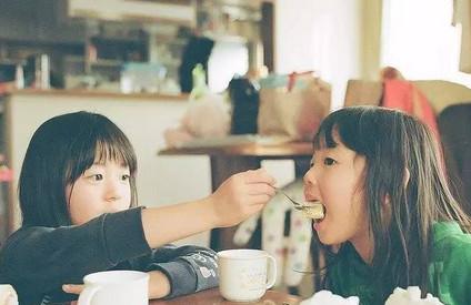 饭桌上一定要这么教育孩子，不然会毁了他一辈子！