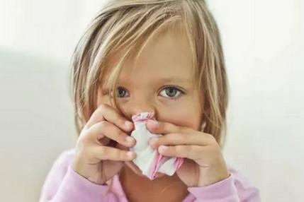 宝宝感冒发烧超过3天，千万要当心这种情况