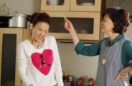 闺蜜离婚了，理由是“一地狗血的婆媳关系”