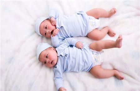 同卵双胞胎可以顺产吗