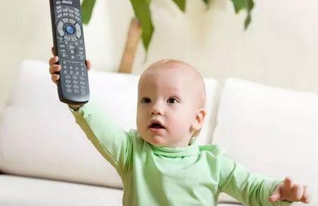 爸妈必看！如何解救你的电视宝宝？
