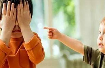 父母能否让孩子树立正确是非观，影响孩子一生！