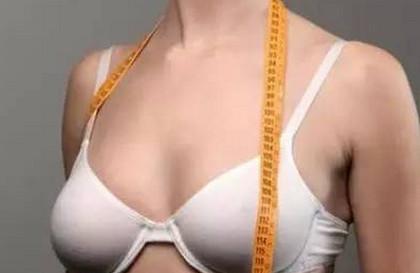 为什么有的女性产后胸部会出现变形