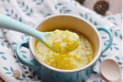 宝宝爱吃的81道营养餐：西兰花南瓜鳕鱼粥