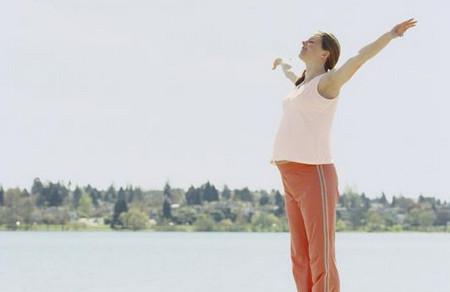 夏天的到来，孕妈妈的安全防晒事宜可要怎么做才好？