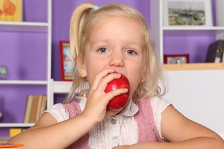 评价孩子的画，试试这6个新角度吧！（附幼儿美术发展年龄表）