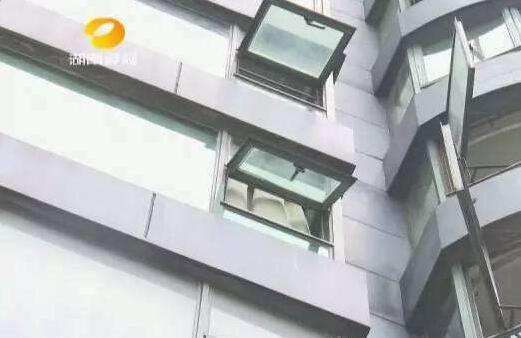 熟睡不知孩子坠楼是怎么回事