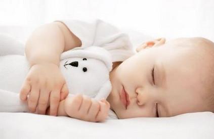 新生宝宝的这几个小表现,是在告诉妈妈“我不舒服了”