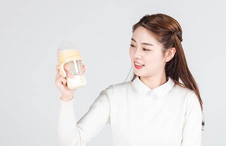 郁美净儿童霜含激素吗