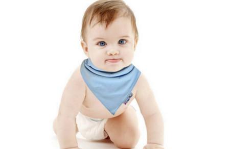 给孩子拍背排痰，用实掌还是空掌？别纠结了