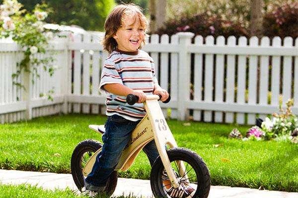 宝宝骑平衡车的注意事项