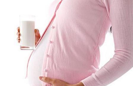 孕妇喝纯牛奶好还是喝酸奶好？孕妇喝什么牛奶最好？
