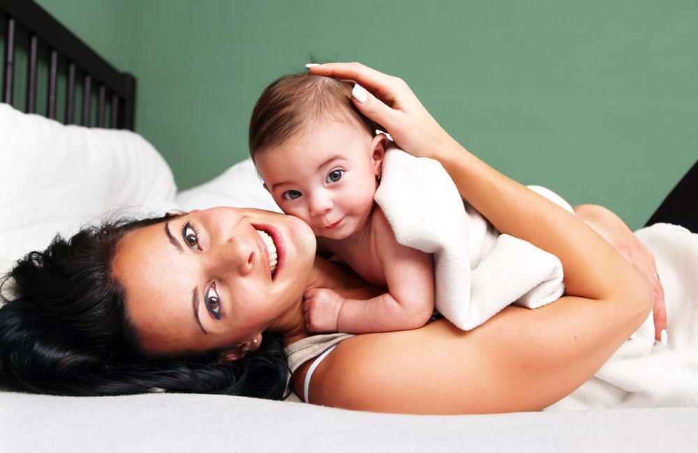 新生儿能不能竖抱？会伤害宝宝脊椎吗？