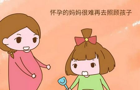 二胎妈妈的心酸经历告诉你，大女儿就是这样被亏待的