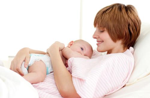 哺乳期妈妈生气，奶水会有毒素？