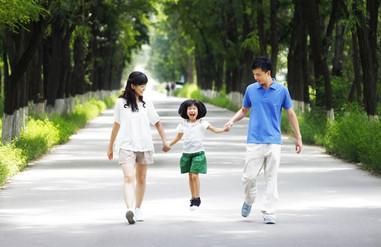 你总是跟孩子把天聊死了，还怪他越来越不爱说话