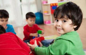 孩子不满3岁就上幼儿园，危害重重！