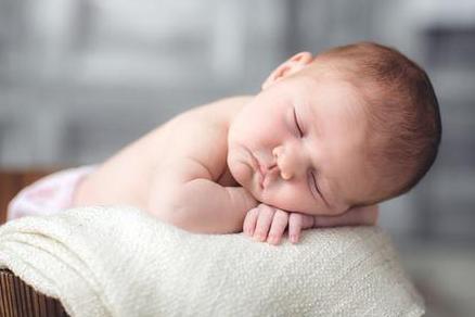 宝宝满月会有哪些变化 看新生儿到满月的明显变化