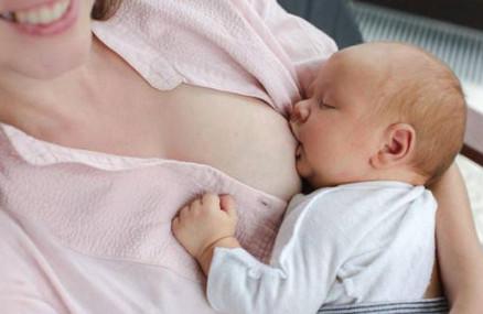 生完孩子，产妇的乳房为什么反而变小了？