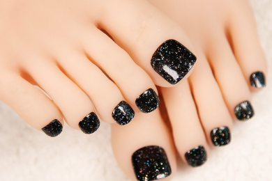 黑色脚趾甲美甲图片 2017夏天美甲脚趾甲图片黑色