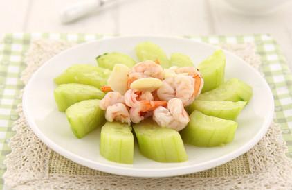 这几样食物比光喝水还管用！宝宝夏季出汗多吃它就对了