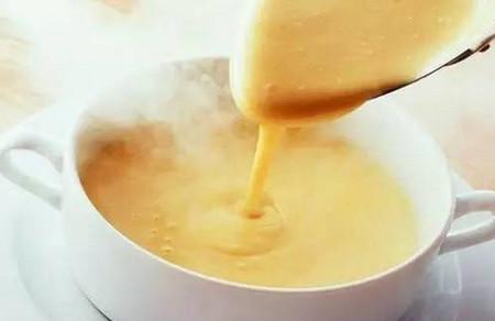 宝宝的第一口辅食应该吃什么？