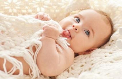 宝宝1岁以后是否需要坚持补充维生素AD？