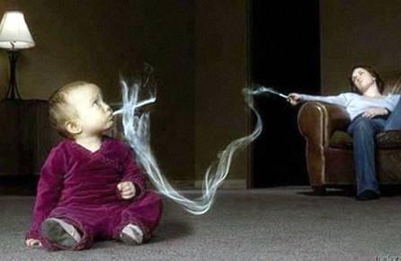 哺乳期抽烟对宝宝有什么影响 哺乳期妈妈可以抽烟吗