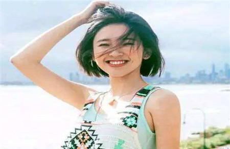 到脖子的短发怎么扎 教你美出新高度