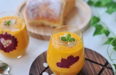 酸奶和水果的最佳搭配 芒果杏仁思慕雪的做法