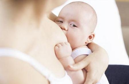 哺乳期的妈妈怎样饮食，提高乳汁的质与量？