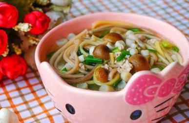 100碗鸡汤面，也不如这道蔬菜面营养