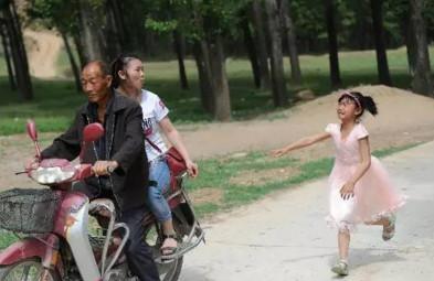热泪盈眶！孩子最想要的礼物，其实是这个……