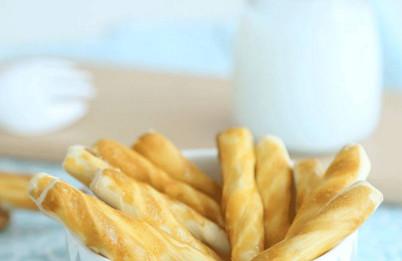 宝宝牙龈痛痒、情绪不安？试试这个水果味的磨牙棒