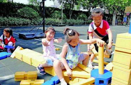 孩子会模仿特殊生，怎么办？