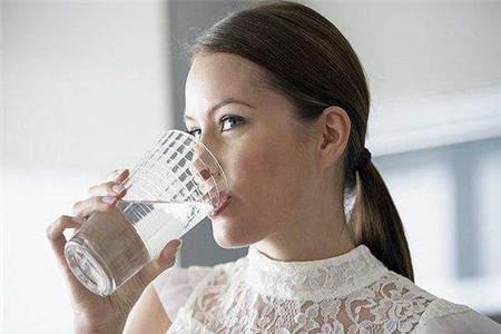 排便小窍门教你清除肠内废物 学会这些，肚子都瘦了一圈