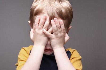 宝宝3岁前后变了个人！越大越胆怯怕生，是安全感不足？