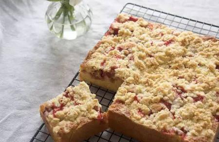 草莓披萨 v.s. 草莓蛋糕 | 让甜咸皆宜的草莓占据你的餐桌