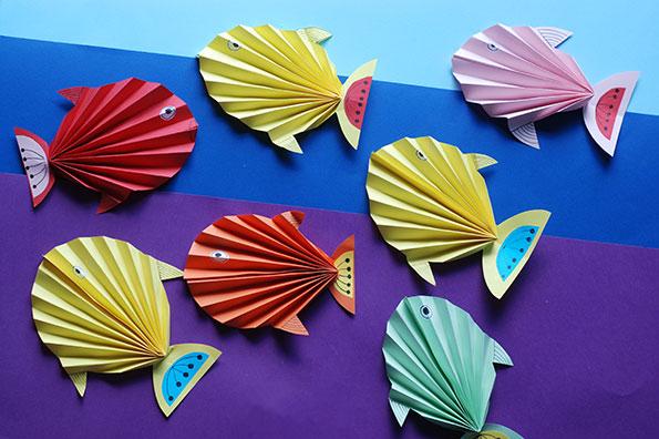 幼儿彩纸小鱼制作方法