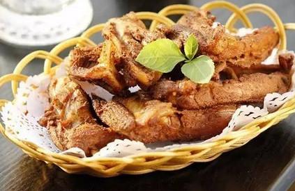 让人垂涎三尺，食之不忘的“孜然鸭锁骨”