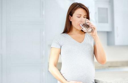 谁说孕妇不能吹空调 大热天的你是想热死宝宝吗？