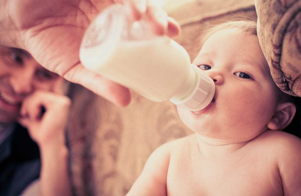奶粉快过期了还能喝吗 如何判断宝宝奶粉是否变质能不能喝