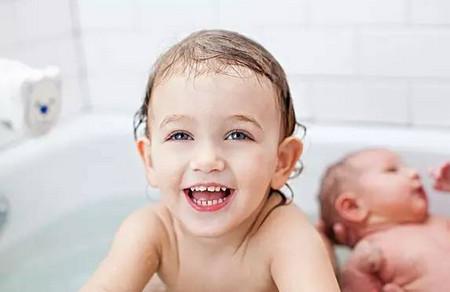 过度清洁致性早熟？宝宝私处究竟怎么洗？