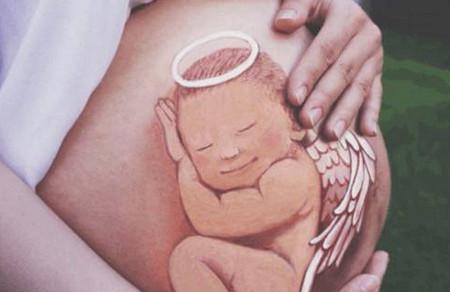 胎盘前置会引起妊娠后期的出血症状？