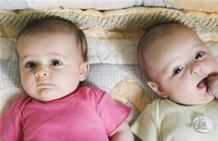 宝宝肠胀气的症状 宝宝肠胀气如何辨别怎样缓解