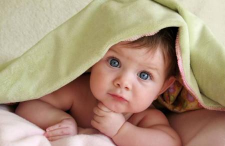 各阶段宝宝补充DHA的益处是什么？适宜量是多少？